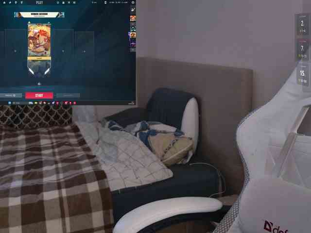 LunaL0ve webcam