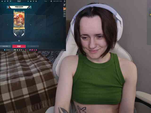 LunaL0ve webcam