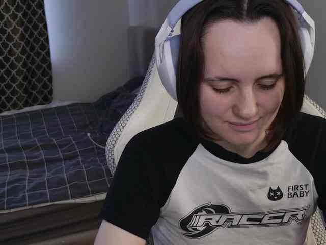 LunaL0ve webcam