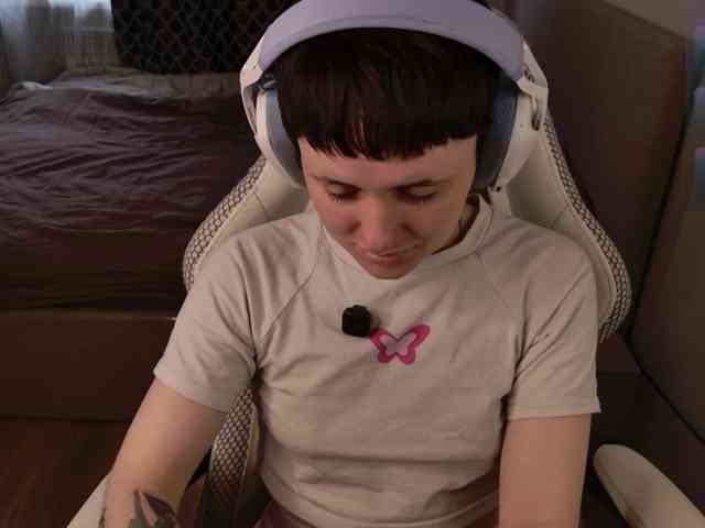LunaL0ve webcam