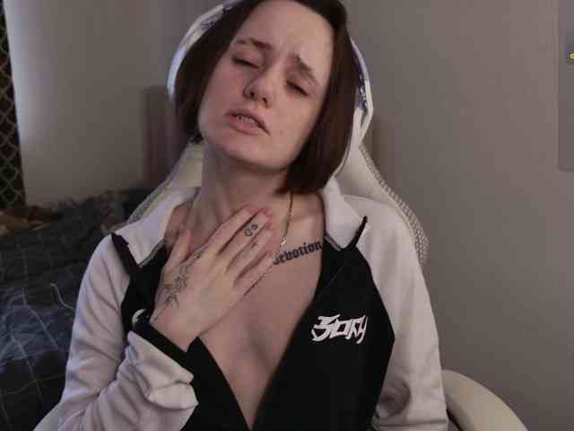 LunaL0ve webcam