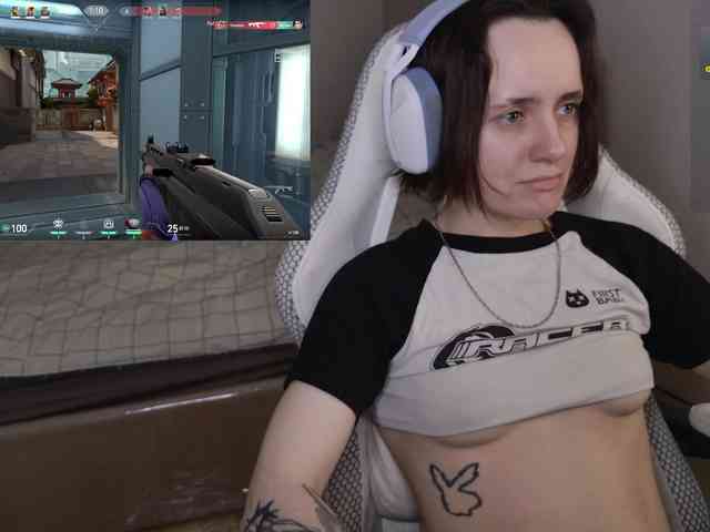 LunaL0ve webcam