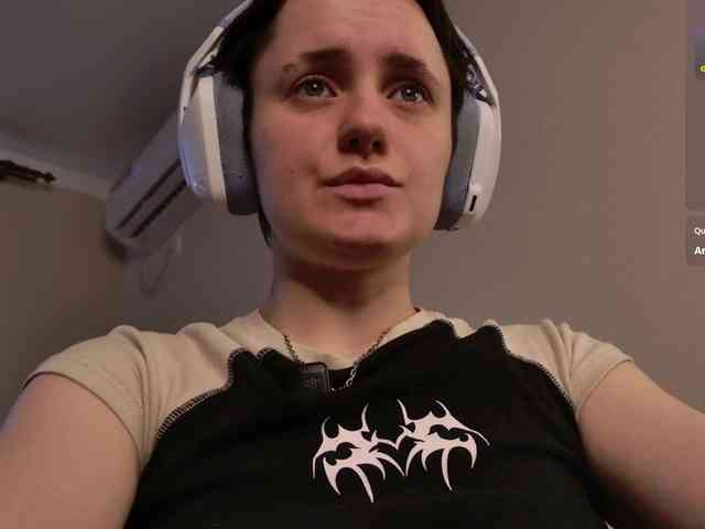 LunaL0ve webcam
