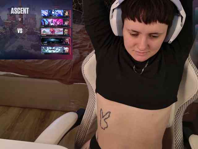 LunaL0ve webcam