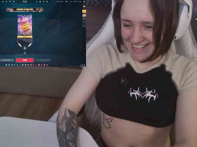 LunaL0ve webcam