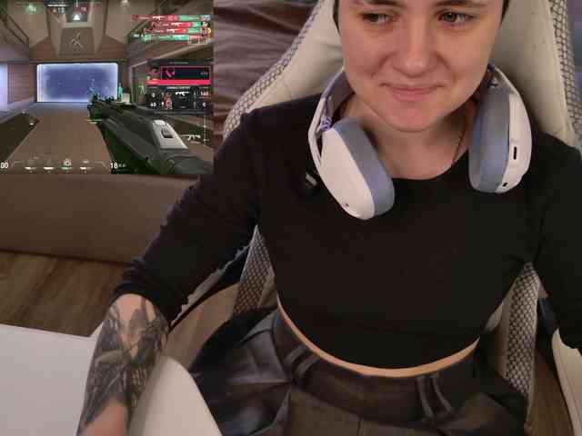 LunaL0ve webcam