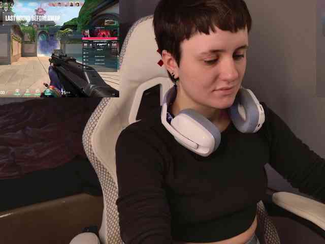 LunaL0ve webcam
