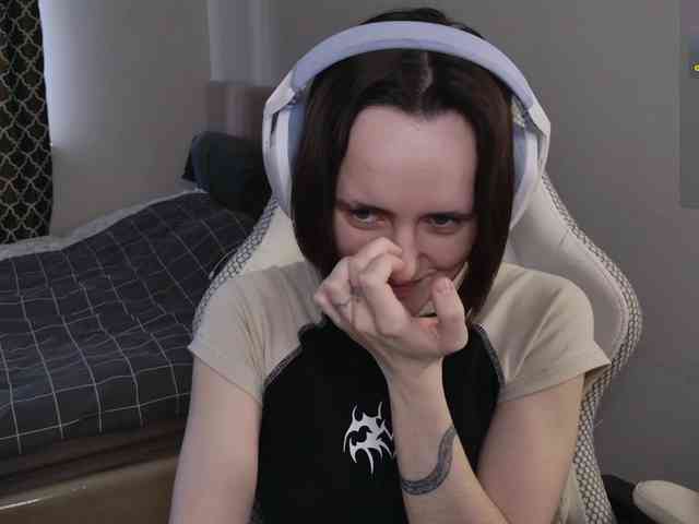 LunaL0ve webcam