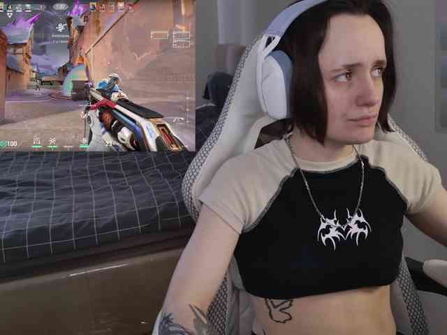 LunaL0ve webcam