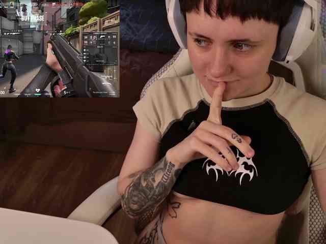 LunaL0ve webcam