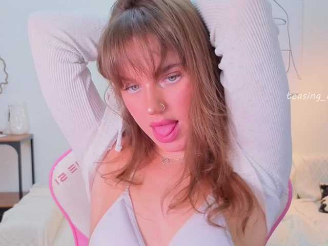 Naomimif live cam on BongaCams