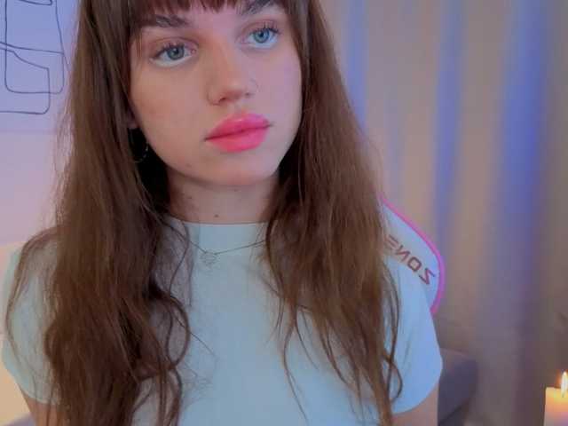 Naomimif live cam on BongaCams