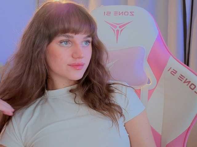 Naomimif live cam on BongaCams