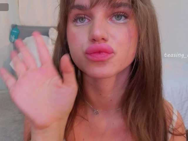 Naomimif live cam on BongaCams
