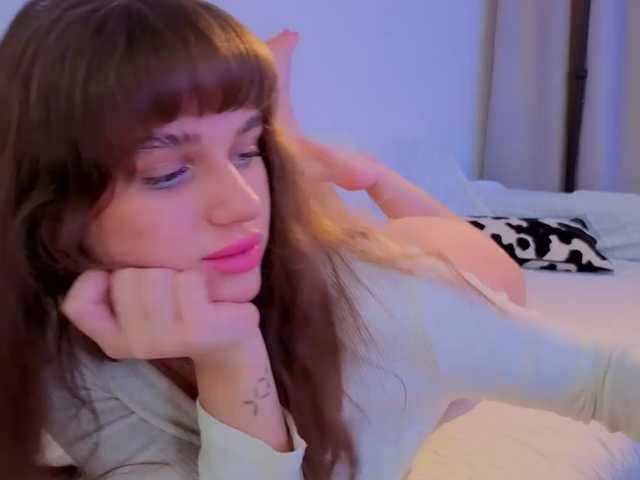 Naomimif live cam on BongaCams