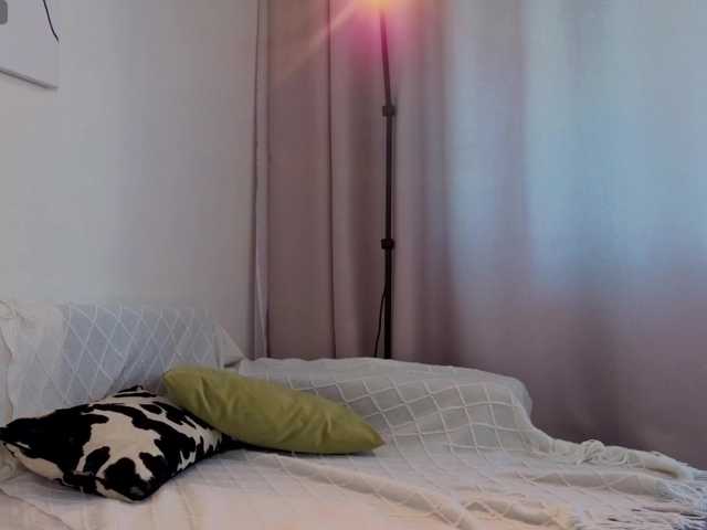 Naomimif live cam on BongaCams