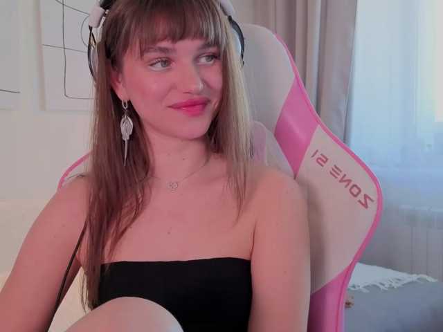Naomimif live cam on BongaCams