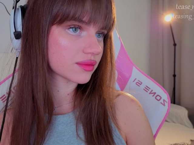 Naomimif live cam on BongaCams