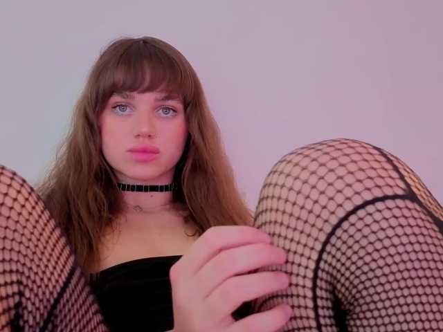 Naomimif live cam on BongaCams
