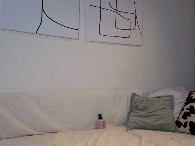 Naomimif live cam on BongaCams