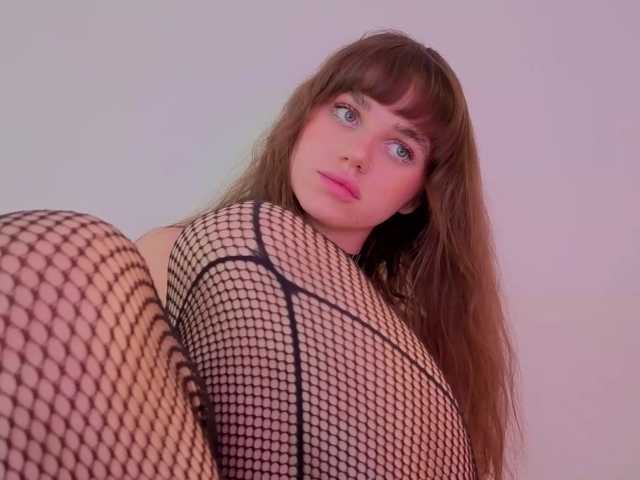Naomimif live cam on BongaCams