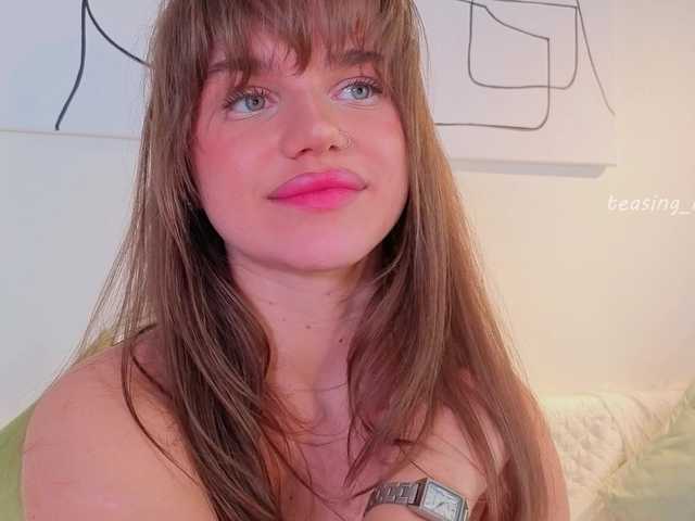 Naomimif live cam on BongaCams