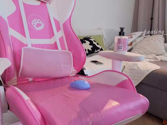 Naomimif live cam on BongaCams