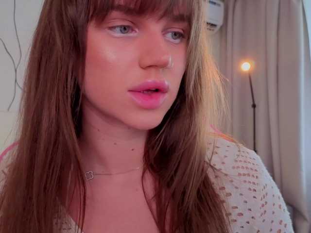 Naomimif live cam