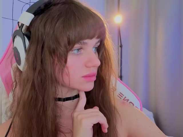 Naomimif live cam on BongaCams