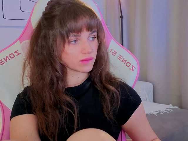 Naomimif live cam on BongaCams