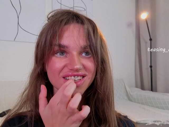 Naomimif live cam on BongaCams