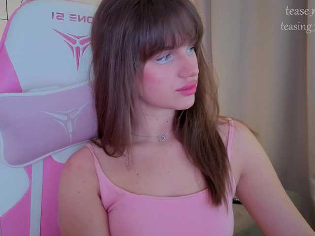 Naomimif live cam on BongaCams