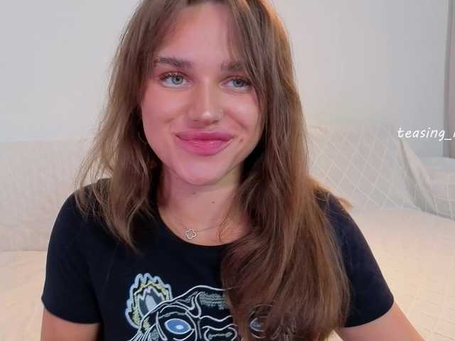 Naomimif live cam on BongaCams