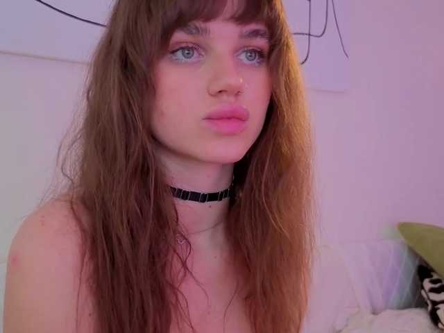 Naomimif live cam on BongaCams