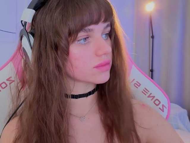 Naomimif live cam on BongaCams