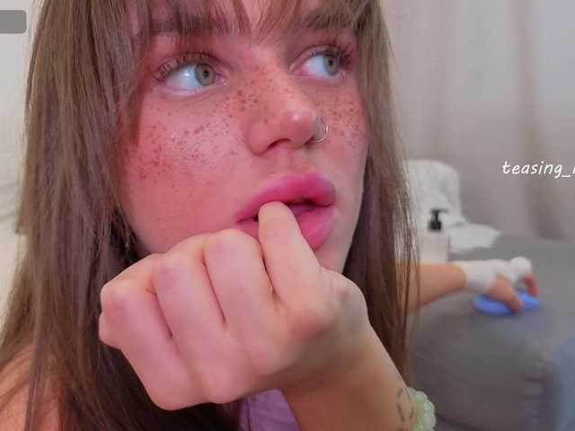 Naomimif live cam on BongaCams