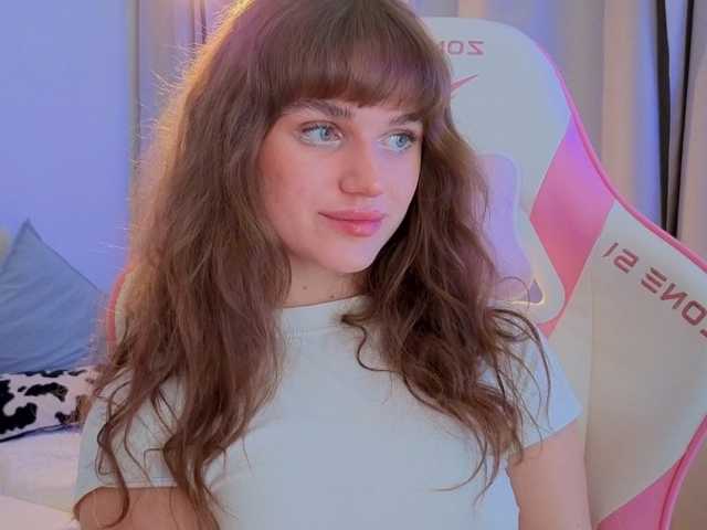 Naomimif live cam on BongaCams