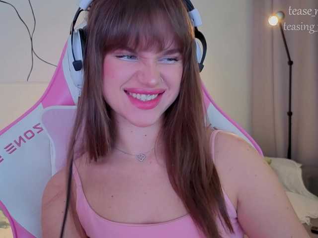 Naomimif live cam on BongaCams