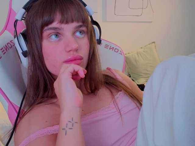 Naomimif – currently Offline