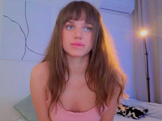 Naomimif live cam on BongaCams