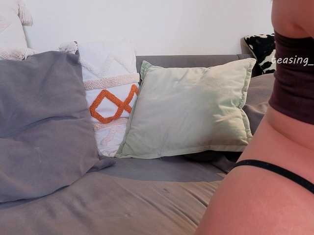 Naomimif live cam on BongaCams