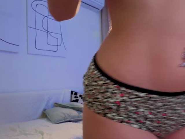 Naomimif live cam on BongaCams