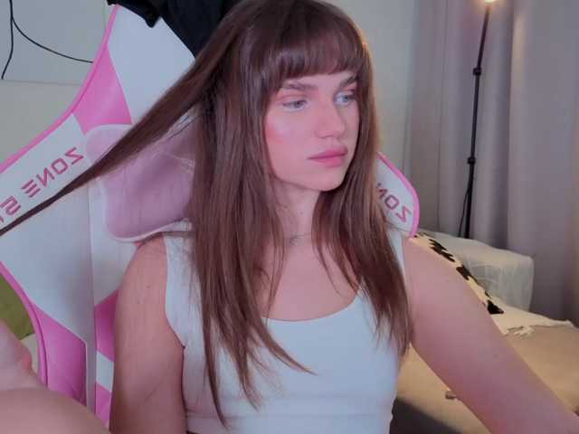 Naomimif live cam on BongaCams