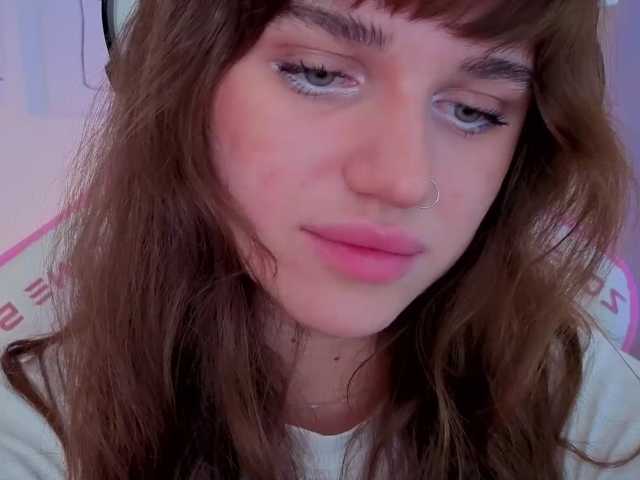 Naomimif live cam on BongaCams