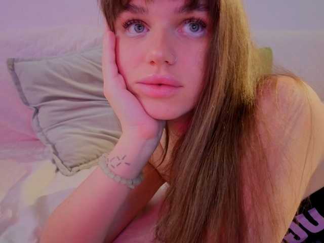 Naomimif live cam on BongaCams