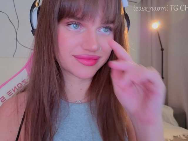 Naomimif live cam on BongaCams
