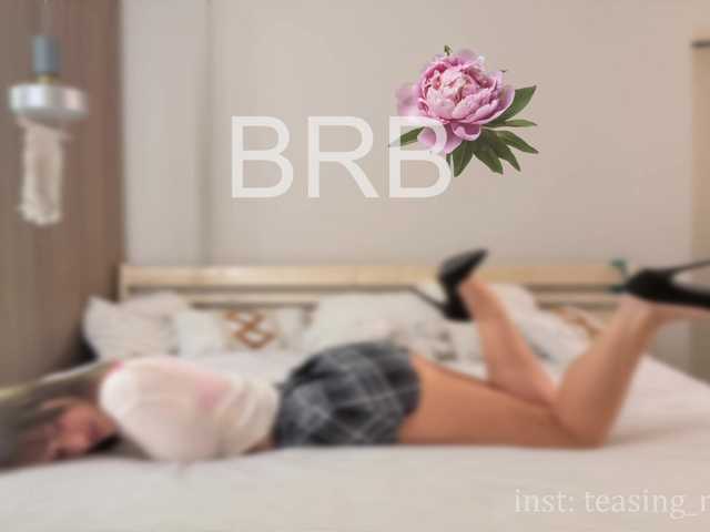 Naomimif live cam on BongaCams