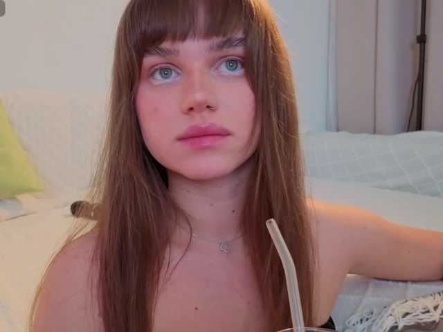 Naomimif live cam on BongaCams