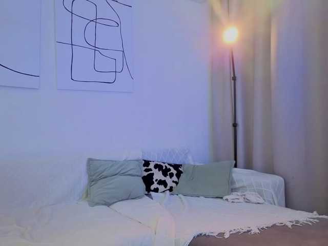 Naomimif live cam on BongaCams
