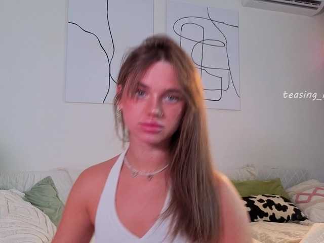 Naomimif live cam on BongaCams
